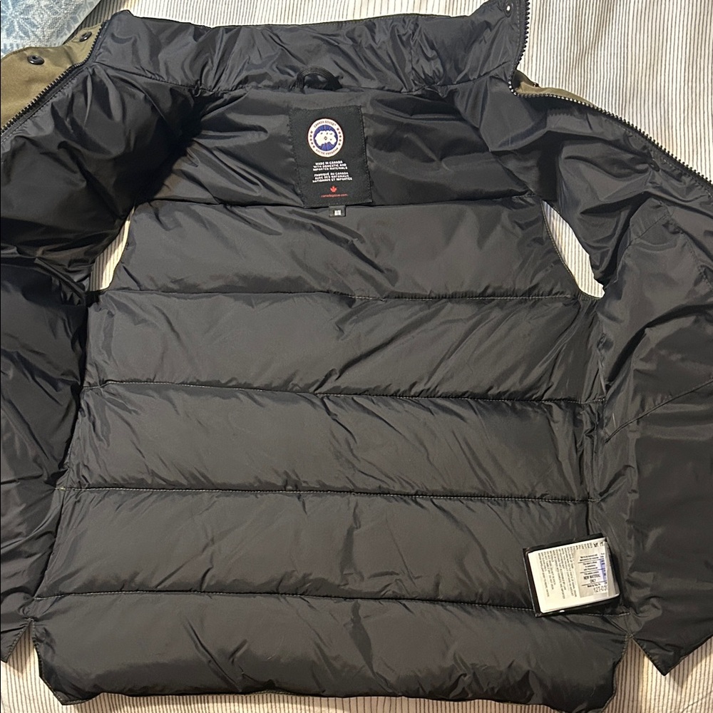 Canada Goose Women’s Khaki Puffer Vest - Picture 4 of 4